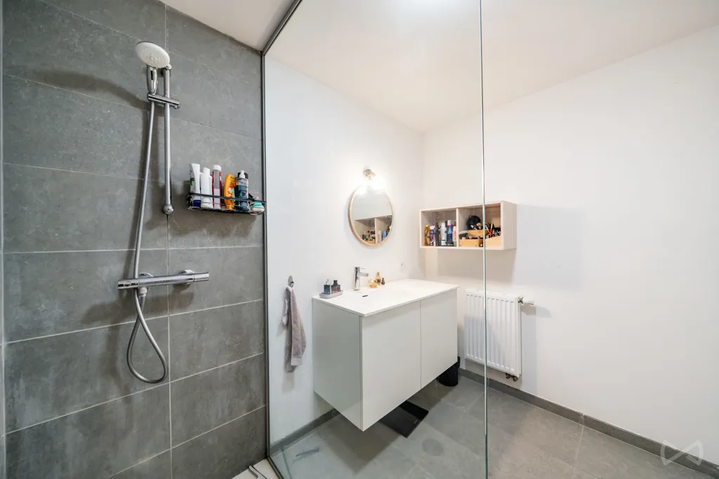 Bathrooms - Modern Apartment with Terrace in Waremme