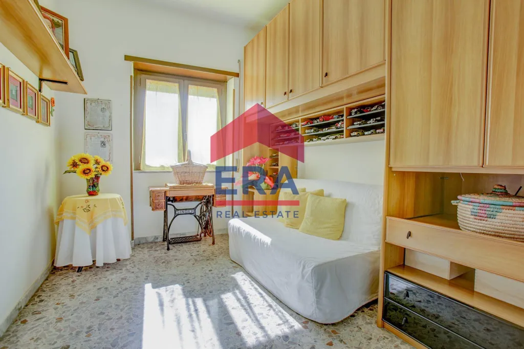 Chambres - Spacious Apartment with Balcony in Acilia, Rome