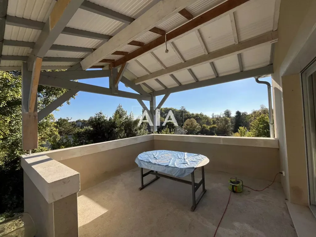 Terrass - Contemporary House with Panoramic View in Montignac-sur-Charente