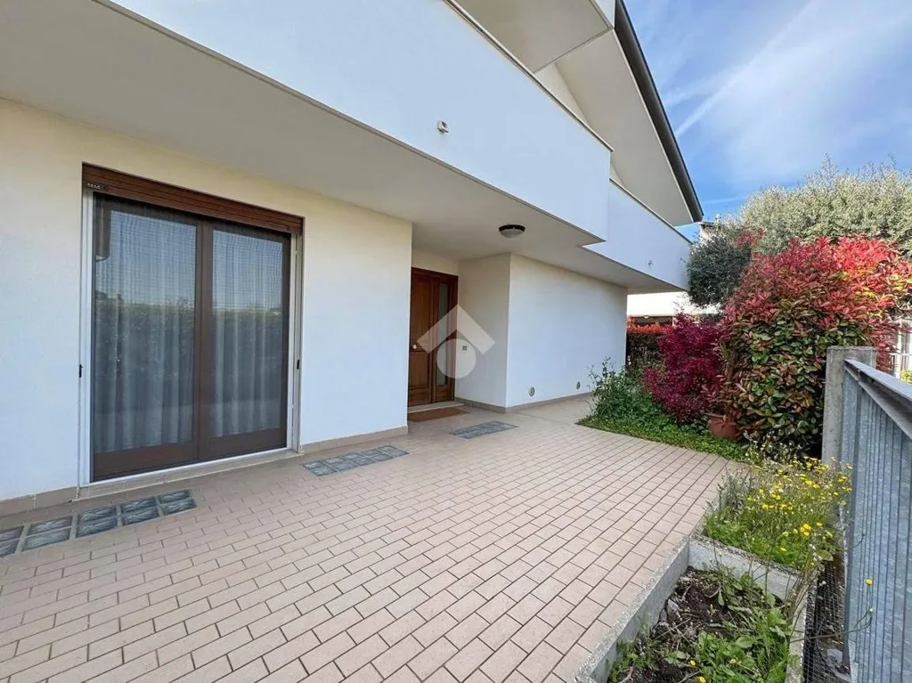 Terrasse - Villa with Garden in Due Carrare