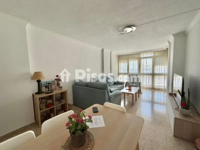 Söögituba - Reformed Apartment with Balcony in Héroe de Sostoa