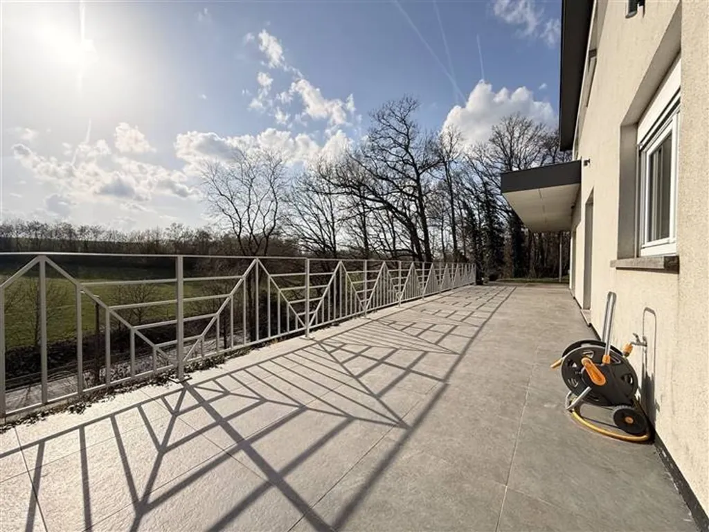 Terrass - Modern Villa with Field Views in Gistoux