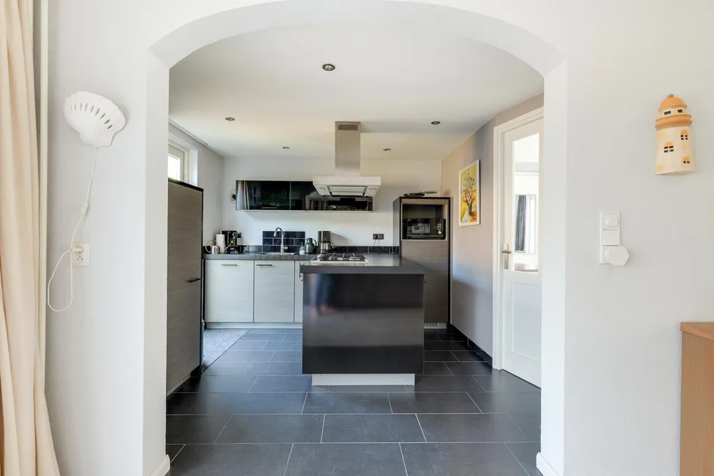 Cuisine - Corner House with Overhang in Hoorn