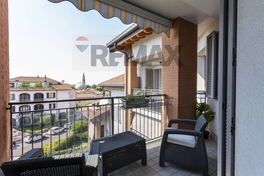 Balcon - Spacious Triplex with Panoramic View in Tregasio