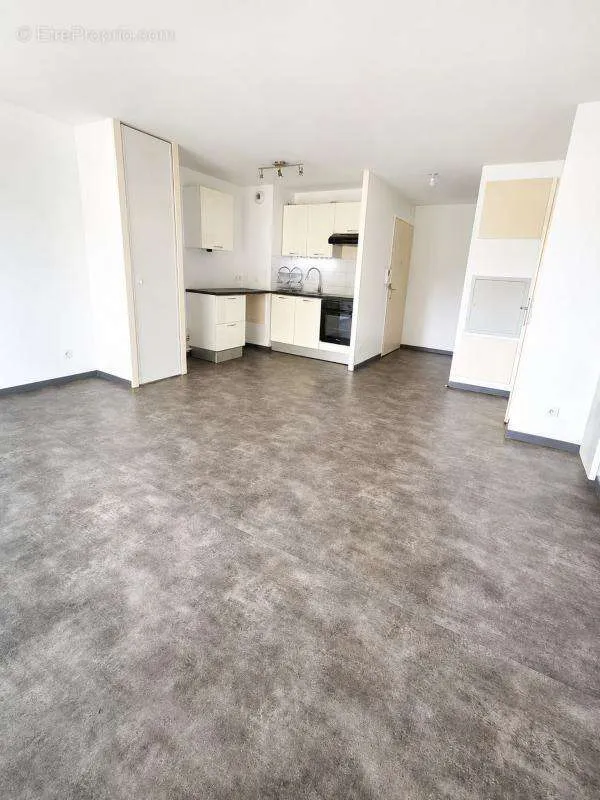 Köök - Modern Flat with Balcony in Tourcoing Centre