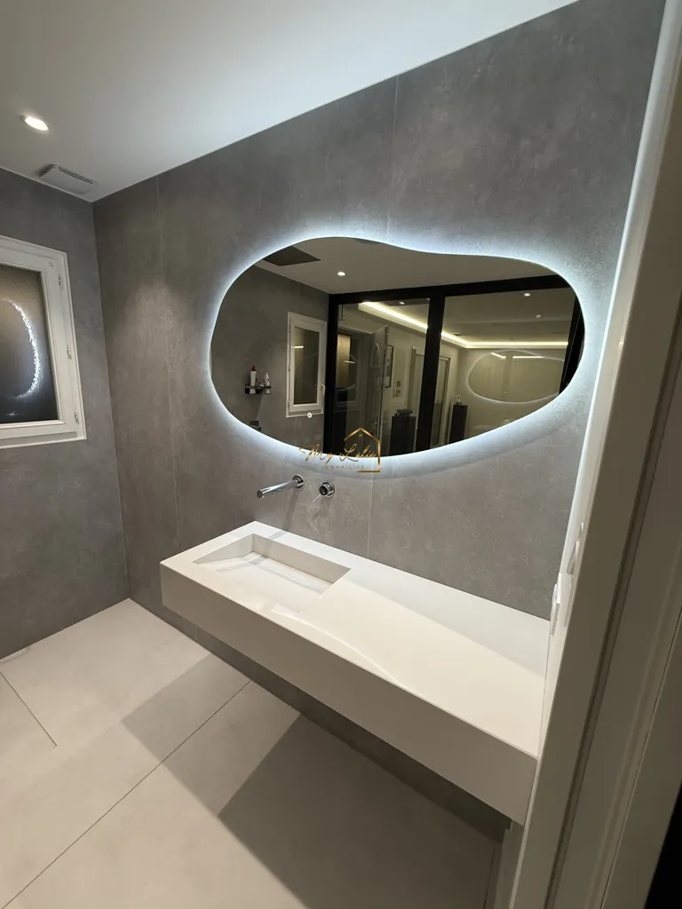Salles de bain - Villa Contemporaine avec Piscine Intérieure à Environnement Préservé
