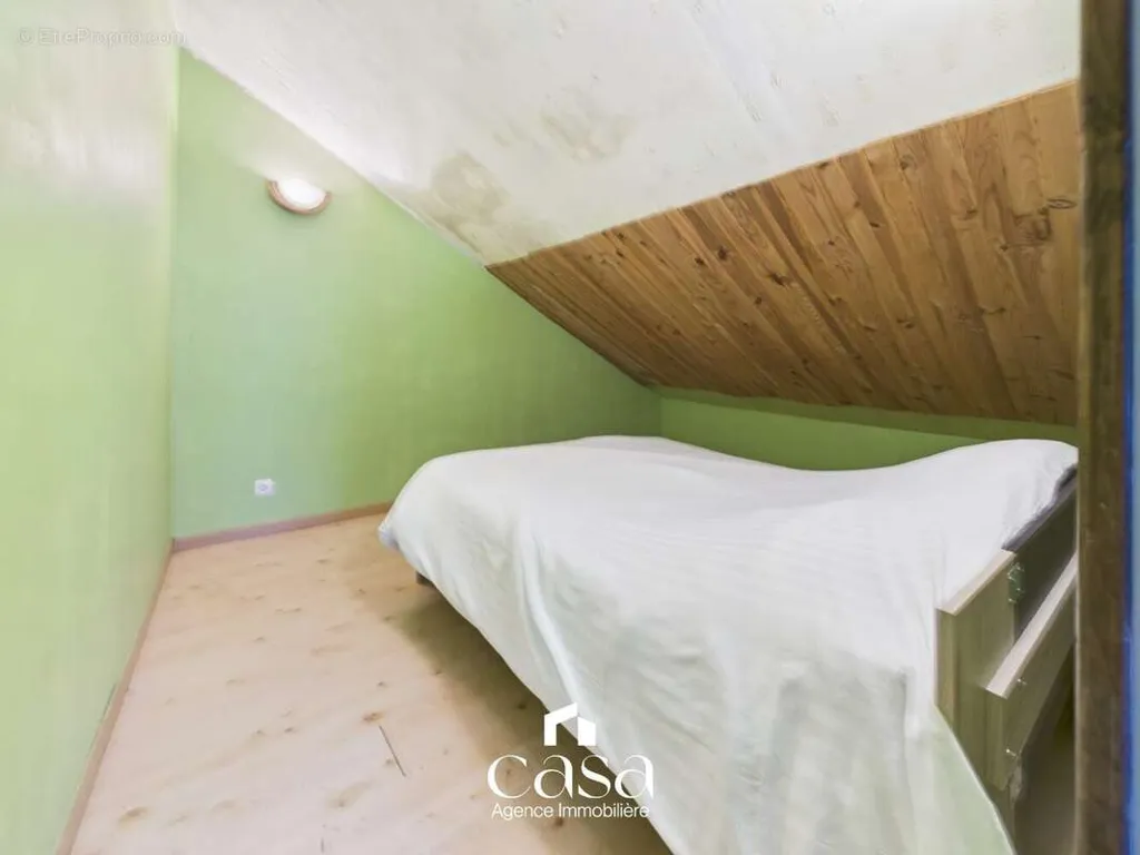 Chambres - Maison en Pierre à Rénover avec Jardin à Percy-en-Auge