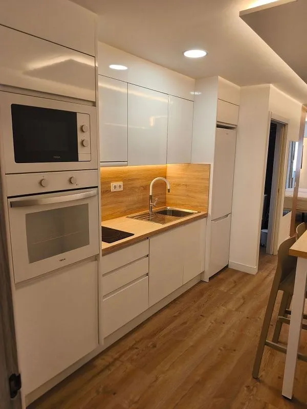 Cuisine - 1-Bedroom Flat with Terrace in City Centre