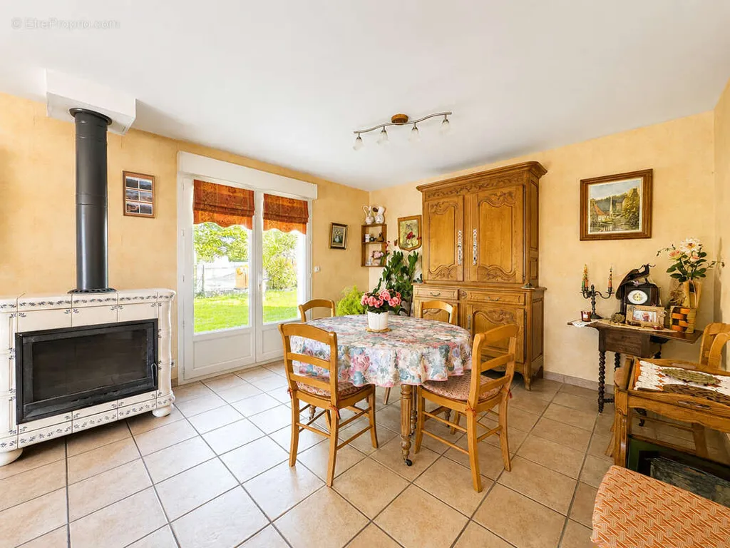 Salle à manger - Maison de Plain-Pied avec Terrasse Sud à Évrecy