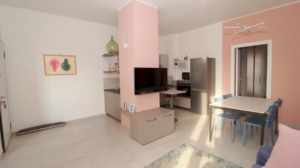 Elutuba - Elegant Bilocale with Balcony in Saluzzo