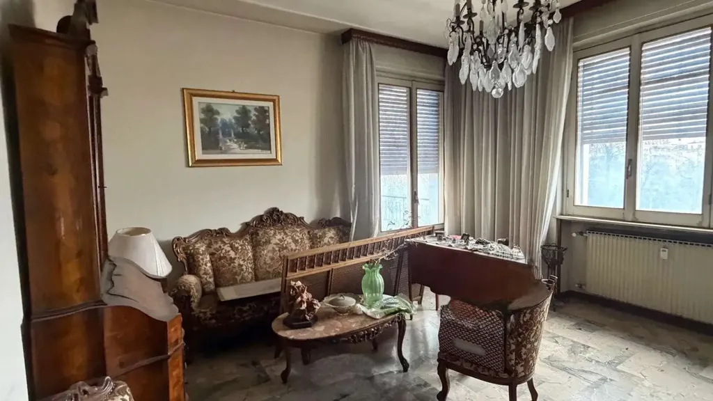 Elutuba - Spacious Apartment with Balconies in Piacenza