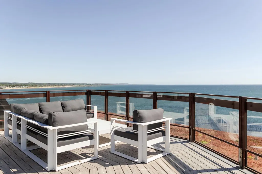 Terrass - Seafront Apartment with Balcony in Bacchus