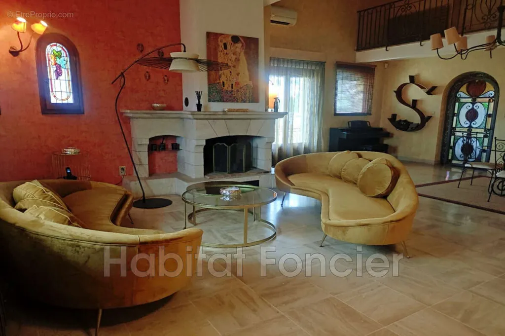 Living Room - South-Facing House with Pool in Saint-Cyprien