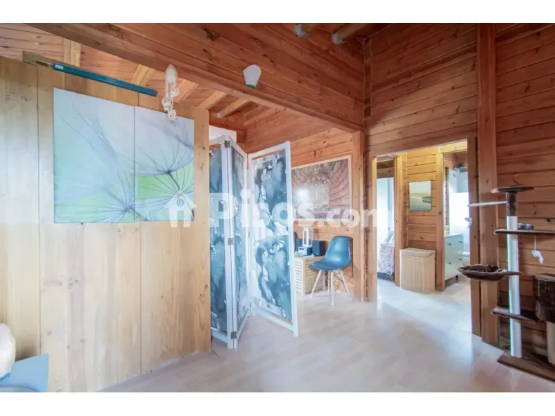 Esik - Chalet with Extensive Garden in Nuevo Bulevar