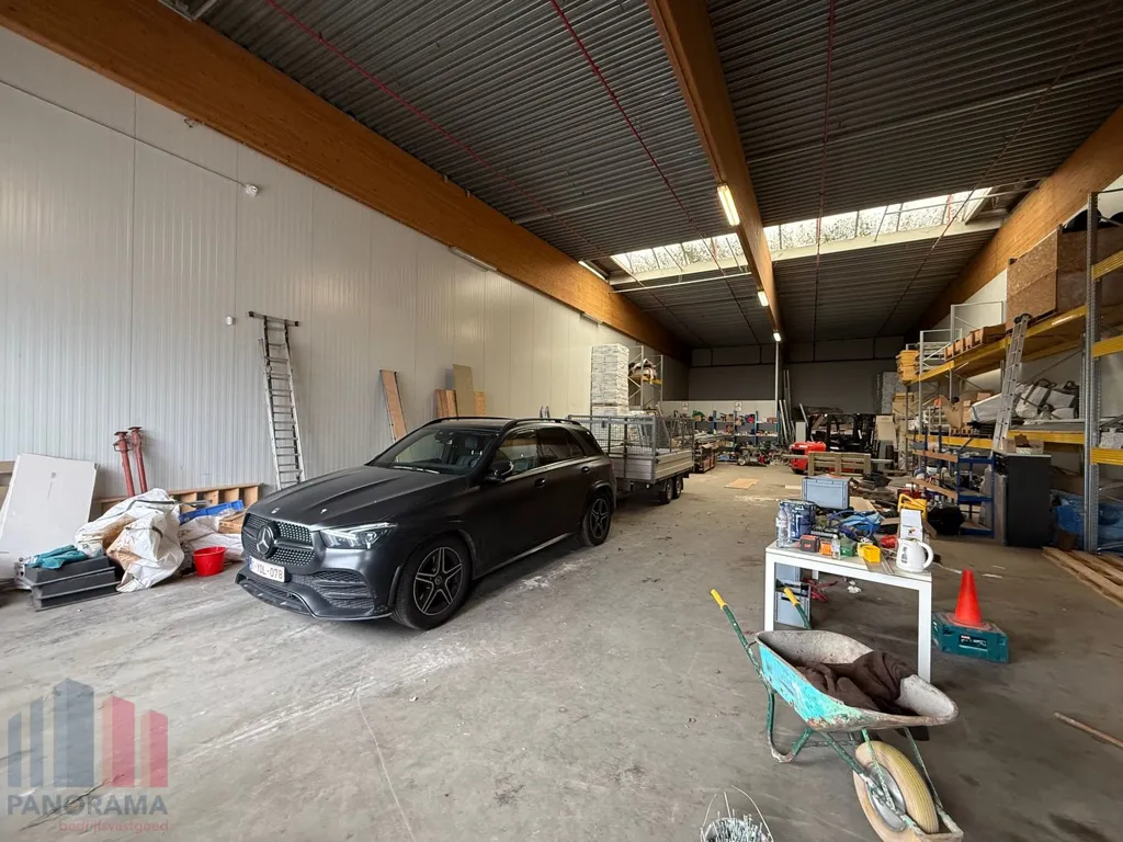 Garage - Bâtiment Industriel à Louer près de l'E40 à Aalter