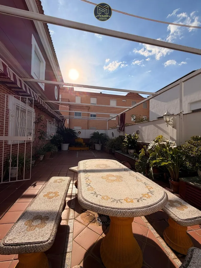 Terrass - Luxury Villa with Private Garage on Gran Bulevar