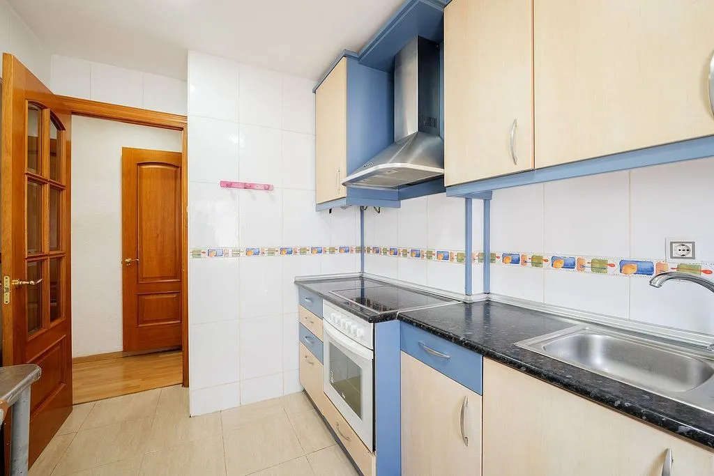 Cuisine - 3-Bed Apartment with A/C in Zaragoza