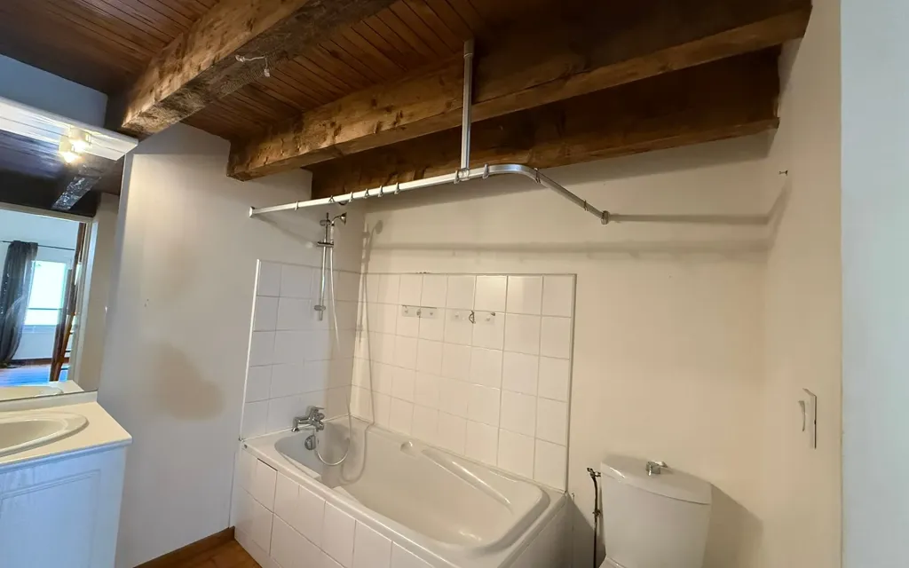 Salles de bain - Maison Triplex Atypique à Vielmur-sur-Agout