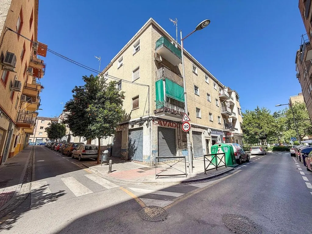 Välivaade - Ground Floor Flat with Patio in Granada Centre