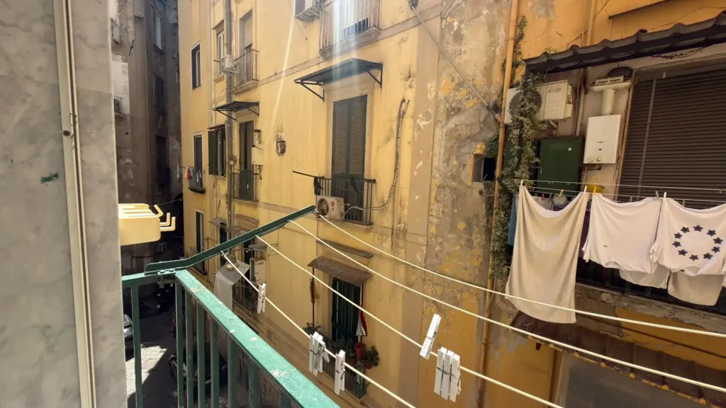 Rõdu - Rustic-Style Flat with Balcony in Naples Centre
