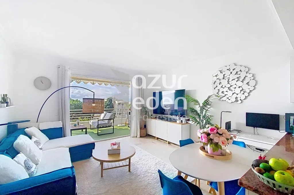 Séjour - Appartement 3 Pièces avec Vue Mer à Cannes