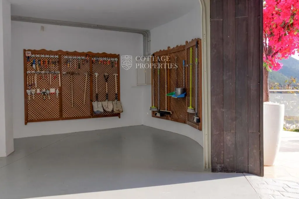 Garaaž - Luxury Villa with Sea Views in Mijas