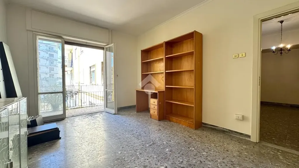 Soggiorno - Apartment with Balcony in Naples