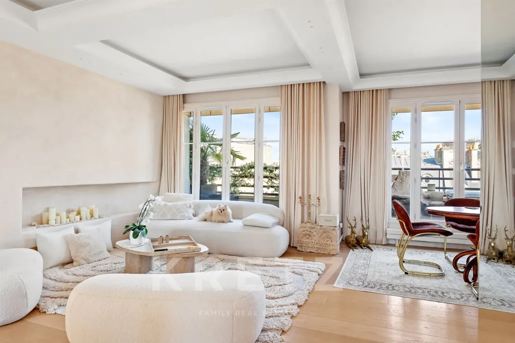 Living Room - Apartment with Rooftop Terrace in Paris 17th