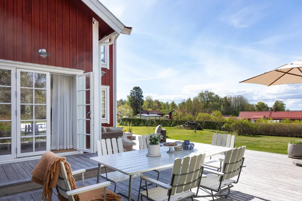 Terrace - Holiday Home with Sea View in Norrtälje