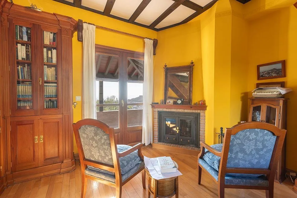 Bureau - Chalet with Pool and Terrace in Nívar