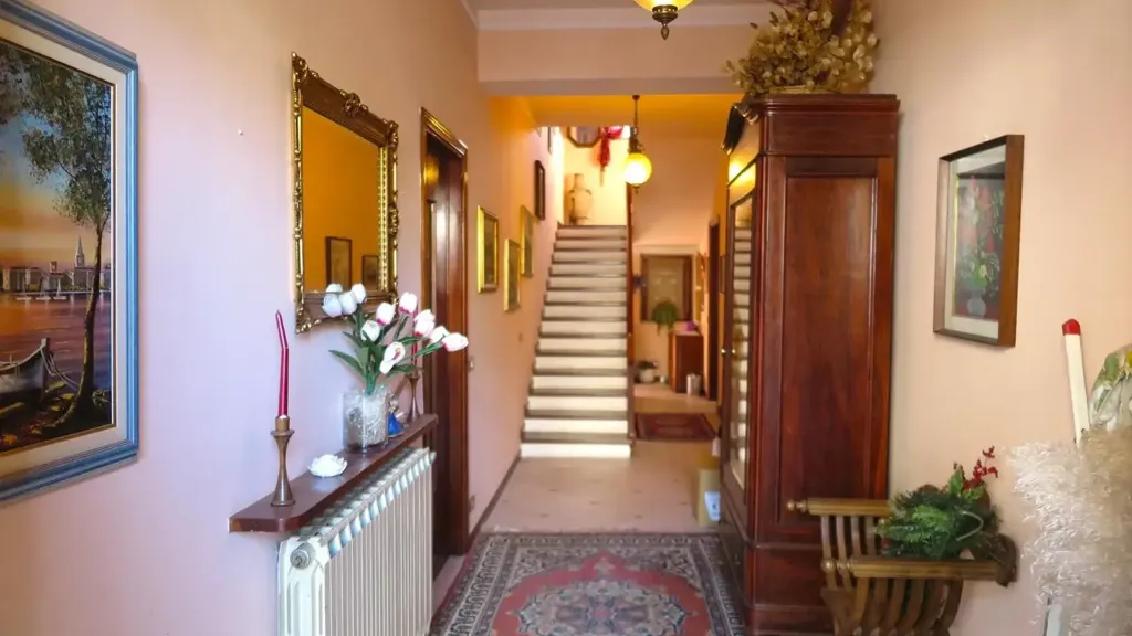 hallway_entrance