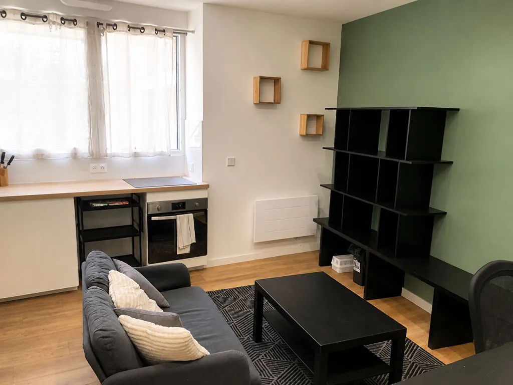 Séjour - Studio Meublé Rénové au Centre-ville de Gardanne