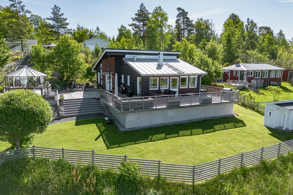 Õhuvaade - Modern House with Lake View near Nässjö