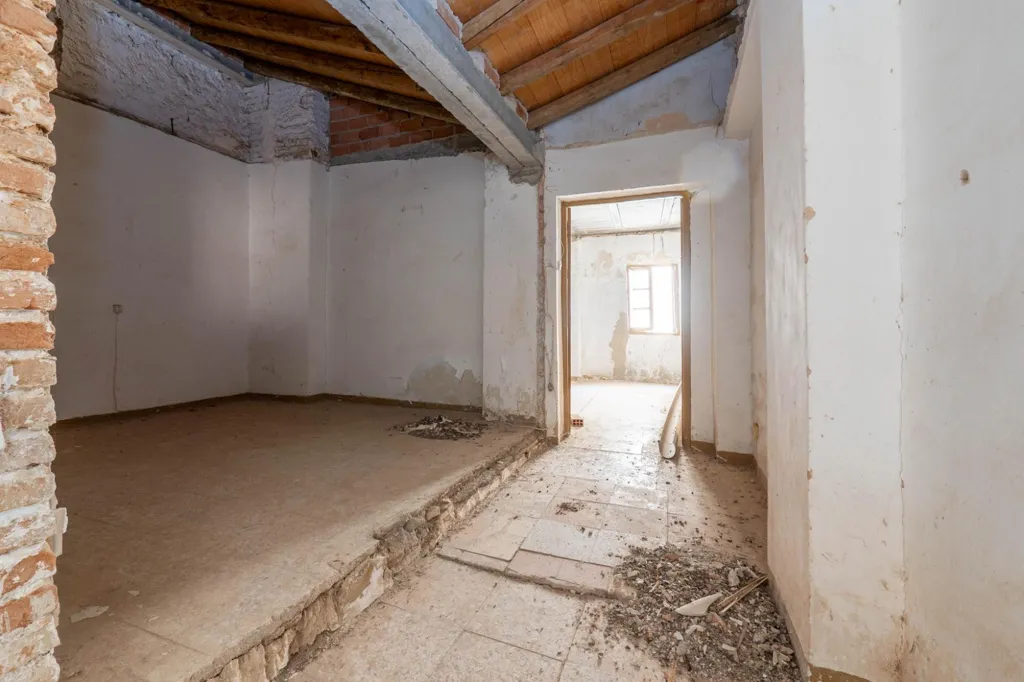 Pièces - Two-Storey House with Terrace in Albuñuelas