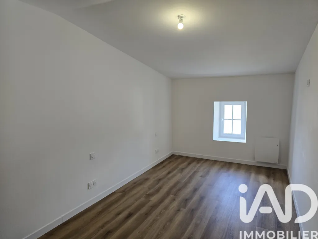 Pièces - Maison Rénovée avec Terrasse à Moragne