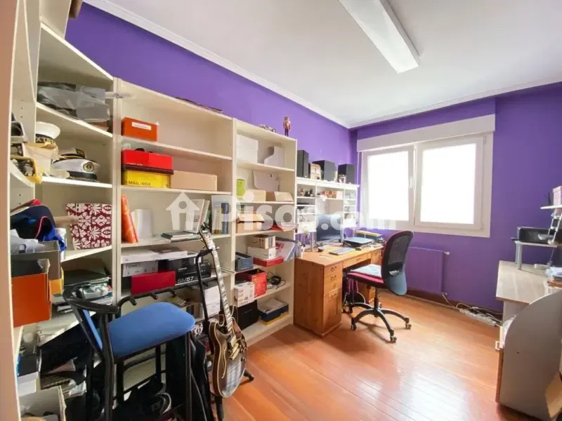 Bureau - Apartment with Balcony in Algorta Centre