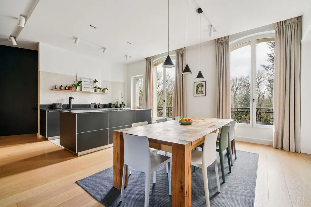 Salle à manger - Appartement Luxueux Duplex à Neuilly-sur-Seine