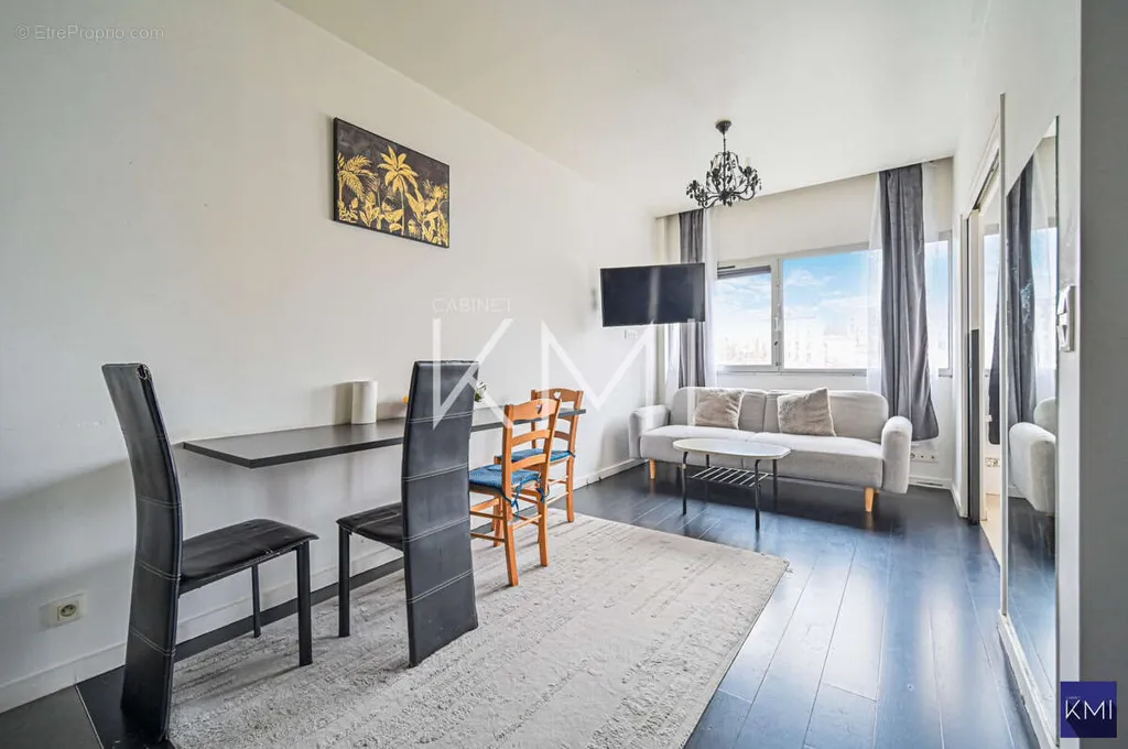 Elutuba - Bright 2-Bed Flat with Metro Access in Bagnolet