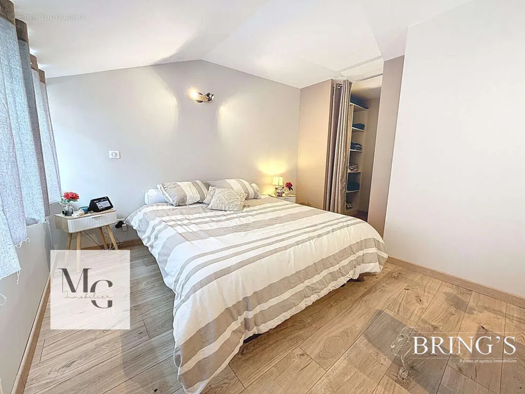 Bedrooms - Renovated 3-4 Bed Flat with Balcony in Erstein
