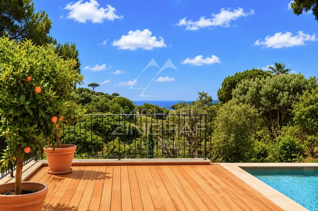Piscine - Villa Luxueuse avec Vue Mer à Ramatuelle