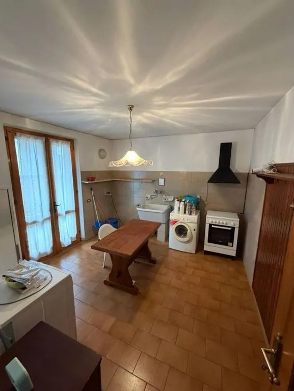 Cuisine - Luxury Villa with Garden in Verolavecchia