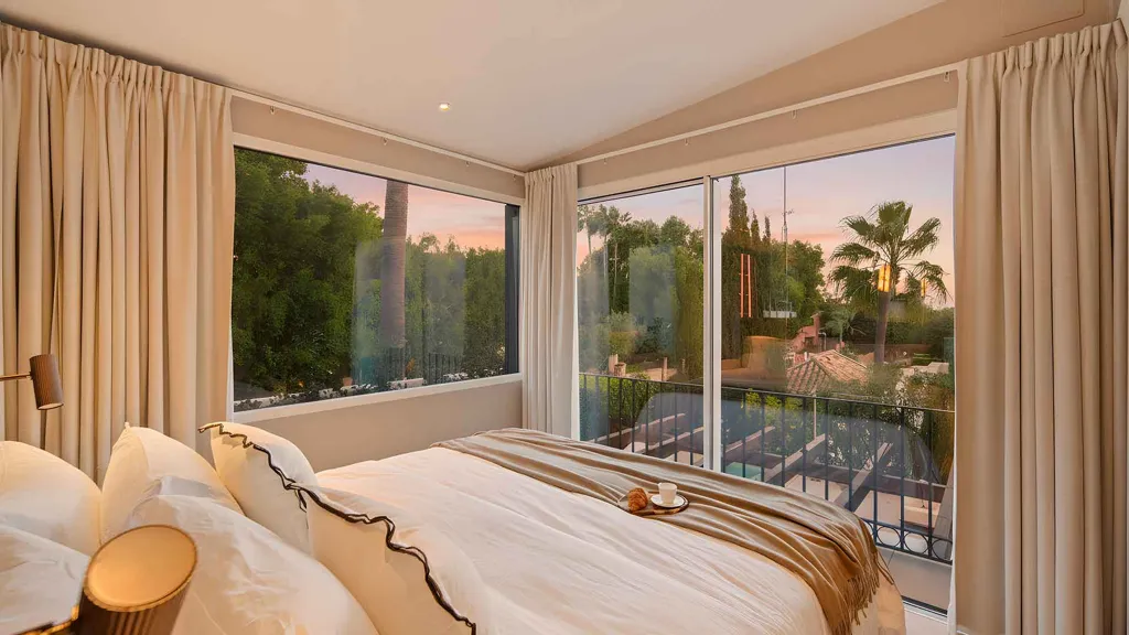 Chambres - Corner Semi-Detached Villa with Pool in Marbella