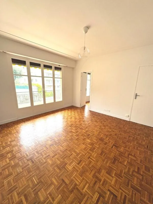 Séjour - Appartement 1 Chambre avec Balcon à Cimiez