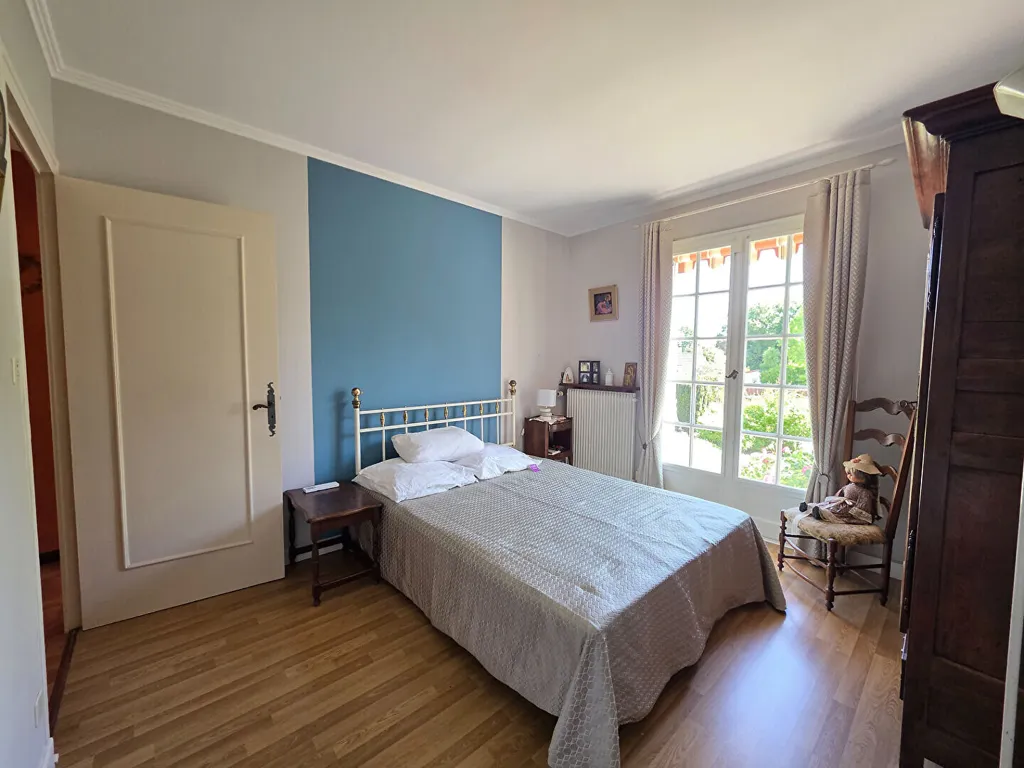 Magamistoad - House with Pool and Tennis Court in Savouges