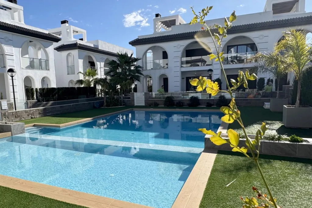 Bassein - Modern Apartment with Rooftop Solarium in Ciudad Quesada