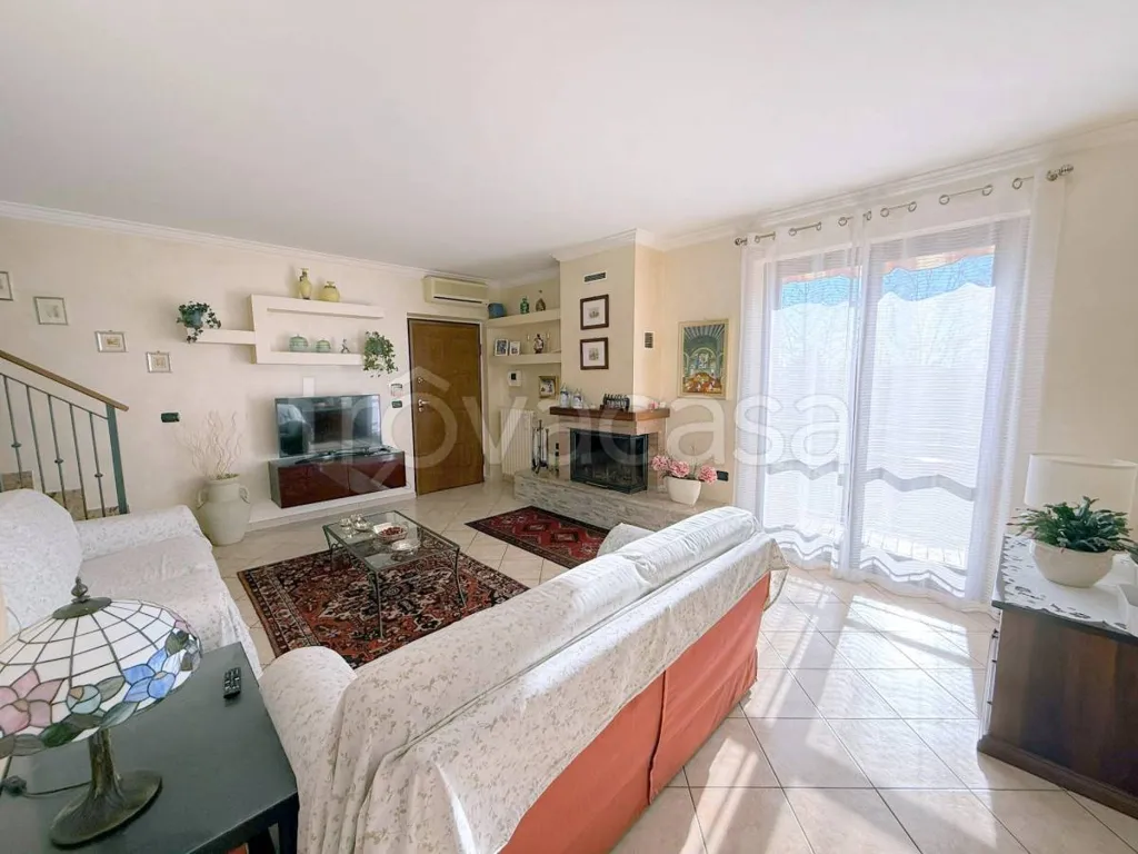 Elutuba - Two-Level Apartment with Terraces in Rivalta di Torino