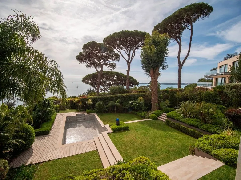 Jardin - Villa Contemporaine avec Vue Mer à Cannes