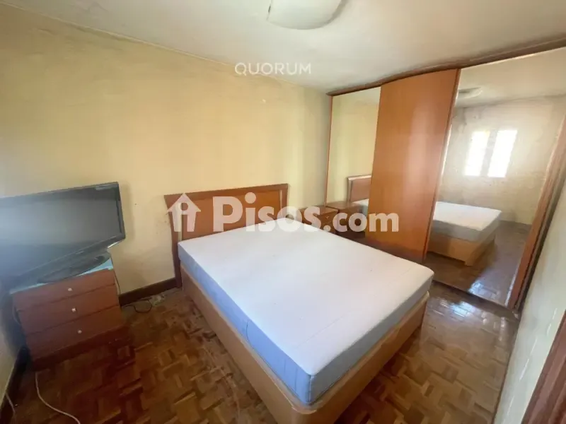 Bedrooms - Bright Apartment with Terrace near Basarrate Metro
