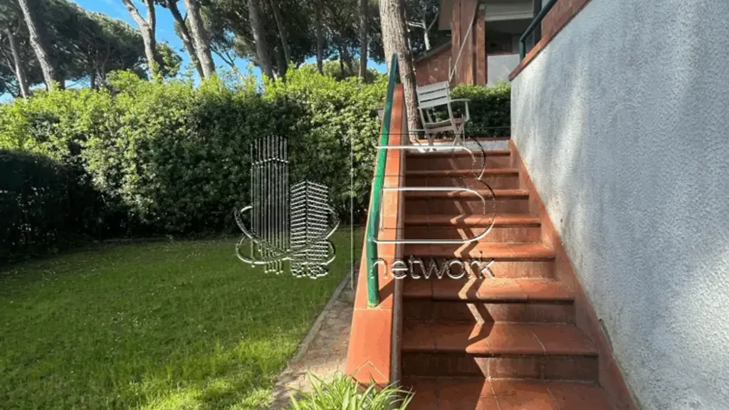 Toad - Multi-Level Villa with Sea Proximity in Pietrasanta