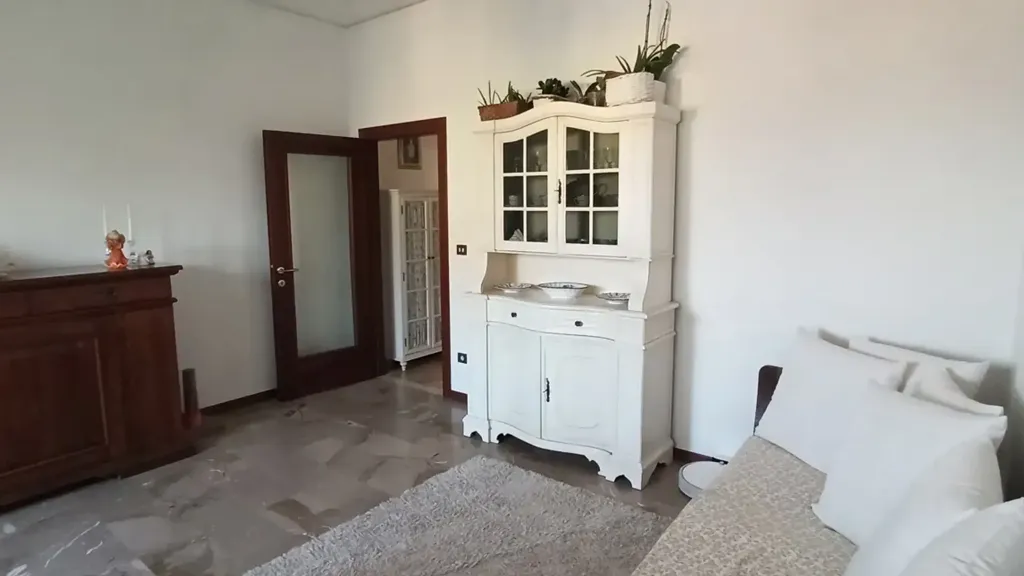 Elutuba - Spacious Apartment with Terraces in Adria